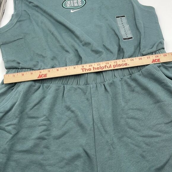 Nike woman’s romper   - Picture 12 of 16